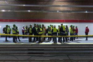 Visita operadores de Metro de Quito en estación