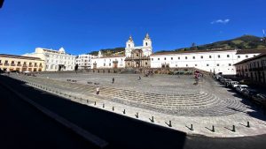 Se entregó la ‘Zona Metro’ en la Plaza San Francisco, referente arquitectónico por el tratamiento para precautelar su calidad de Patrimonio Cultural de la Humanidad.