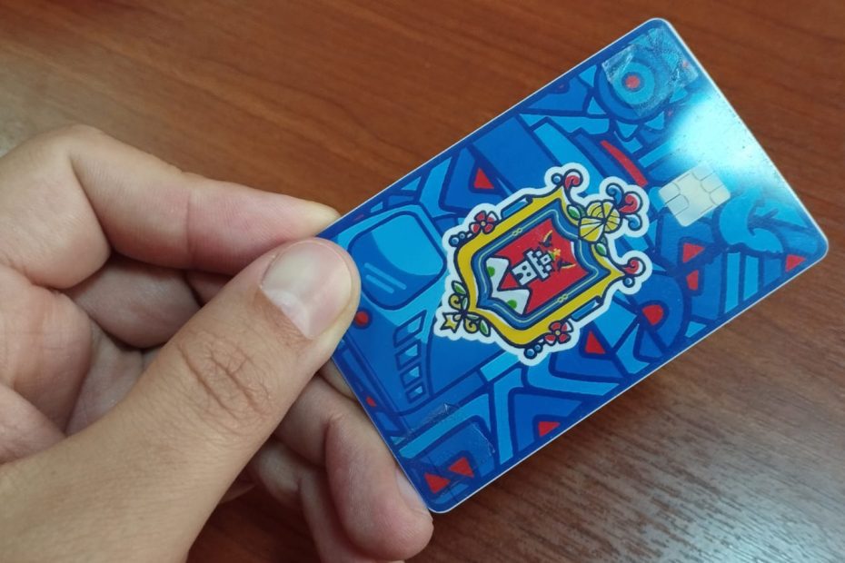 En el Metro de Quito tendrás varios medios de acceso para tus viajes: cédula de identidad, tarjeta ciudad, código QR físico y QR digital.