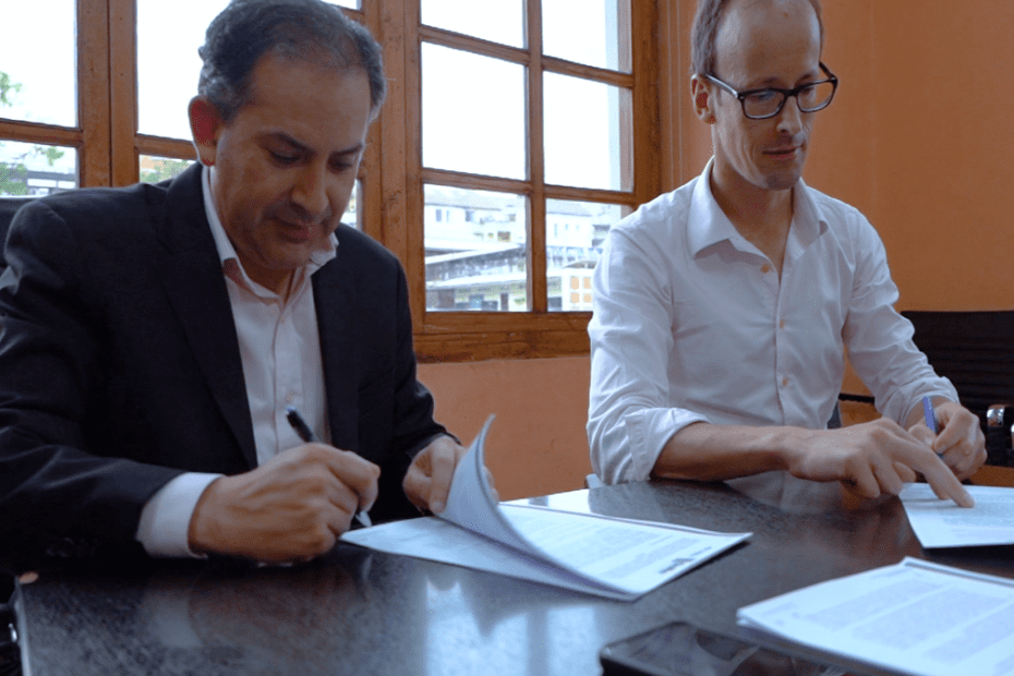 Se firmó el acta de entrega de los bienes del Metro de Quito a la empresa operadora como cumplimiento de la hoja de ruta para la operación.