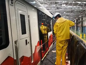 Luego de una limpieza especial, la mañana de este lunes 17 de junio volvió al servicio de la ciudadanía el tren que fue vandalizado.