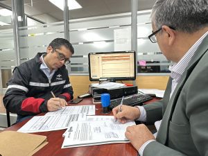 El gerente general del Metro de Quito presentó una denuncia ante Fiscalía con un informe detallado sobre el caso vandalismo en un tren.