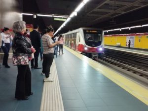 El sábado 19 y el domingo 20 de octubre el Metro de Quito operará en horario extendido hasta las 00h00 por festival y concierto de Aventura.