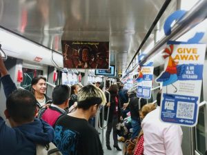 Cientos de ciudadanos participaron en las actividades de incentivo a la lectura en trenes y estaciones del Metro de Quito.
