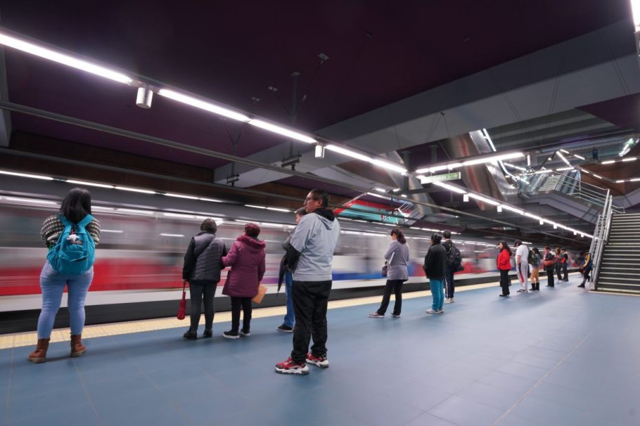 Las incidencias técnicas en el Metro de Quito responden a fallos en las puertas, ratificó la empresa fabricante de los trenes, CAF.