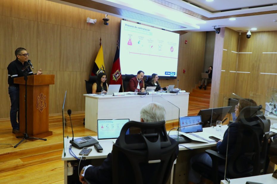 El gerente del Metro compareció ante el Concejo para informar sobre el incidente técnico que generó el cierre temporal de la operación.