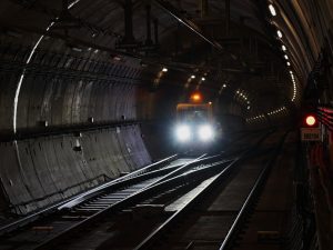 Metro de Quito firmó contrato por 5 años para el mantenimiento preventivo y correctivo de ISET con un consorcio internacional especializado.