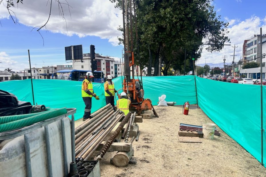Los estudios de perfilamiento permitirán definir alternativas de trazado y estaciones para una ampliación del Metro de Quito hasta Calderón.